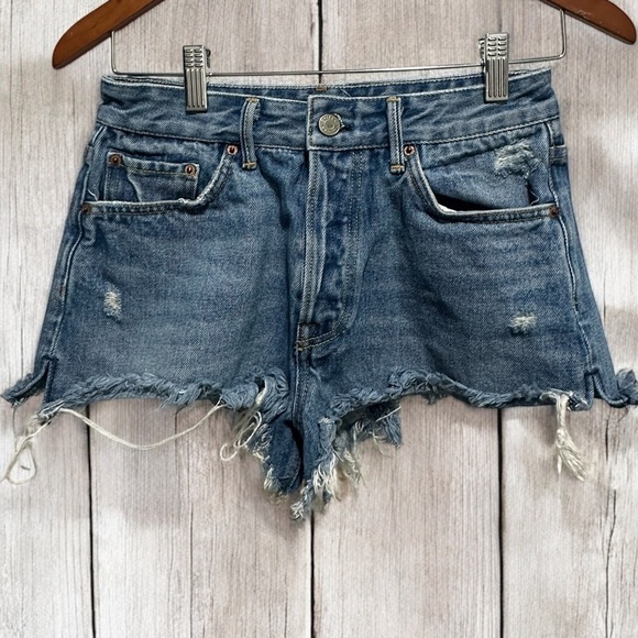 GRLFRND Cindy High Rise Distressed Denim Shorts size 26 - Picture 1 of 5